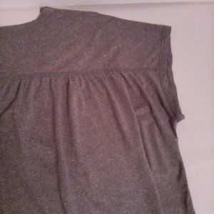 Fit for Me v-neck ruffled back grat t shirt sz 1X